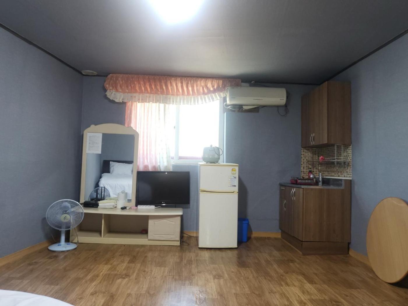 Motel Songwol Park Sokcho Exterior foto